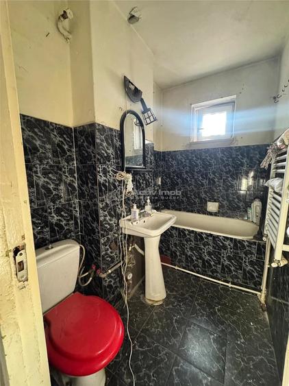 Apartament cu 2 camere semidecomandat în Gojdu
