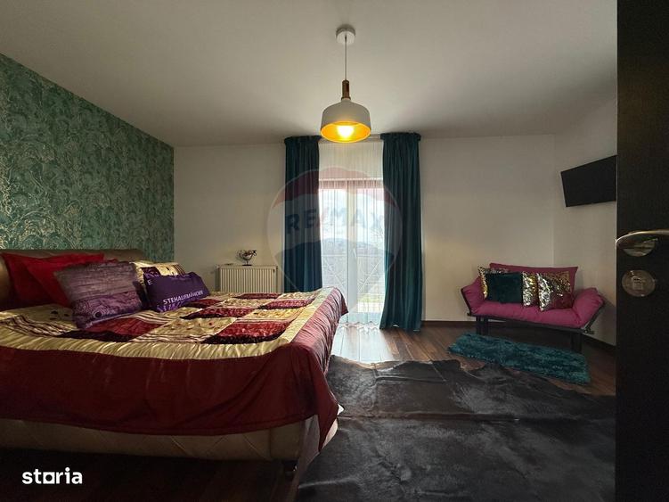 Casă cu 5 camere cu Teren 375 Mp în Șerbănești