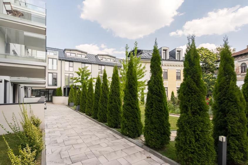 Carmen Sylva Royal Apartments | 2 camere | Gradina-Piscina-Parcare subterana - 9