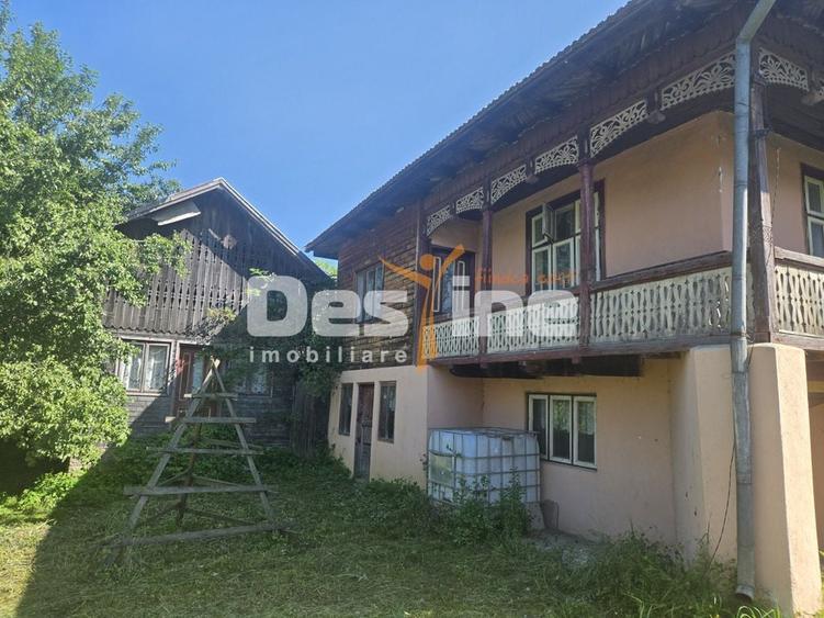 Casă cu 3 camere cu Teren 2614 Mp în Trăisteni