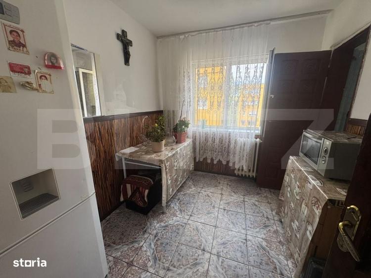 Apartament cu 3 camere semidecomandat în Valea Rosie