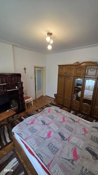 Casă cu 3 camere în Bercu Roșu