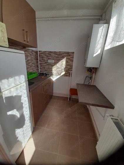 Garsonieră decomandată în Titan
