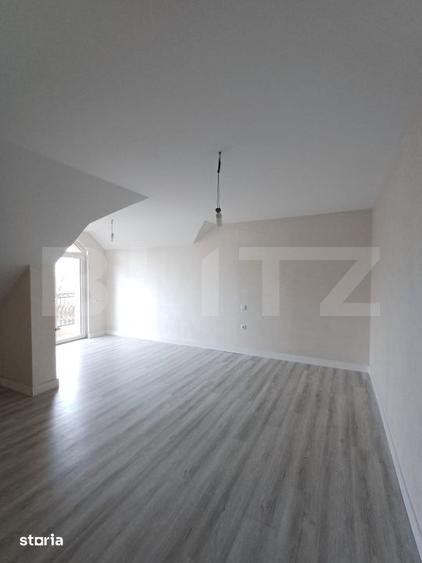 Casă cu 5 camere cu Teren 1590 Mp în Luna