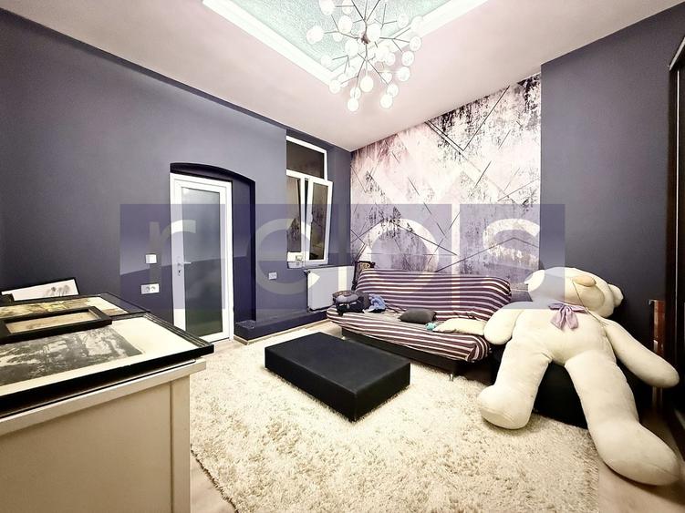 Apartament cu 4 camere semidecomandat în Universitate