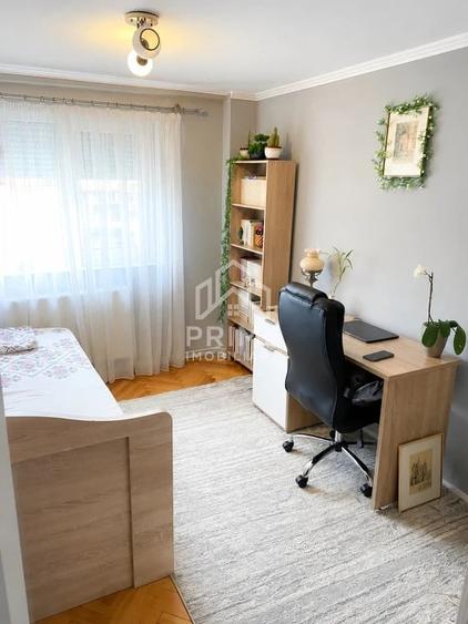 Apartament cu 3 camere decomandat în Central