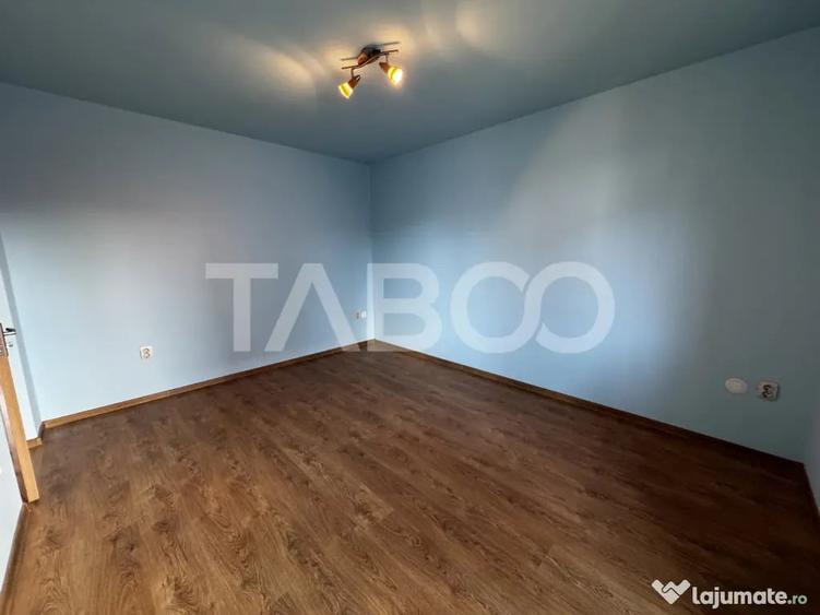 Casă cu 7 camere cu Teren 250 Mp în Central