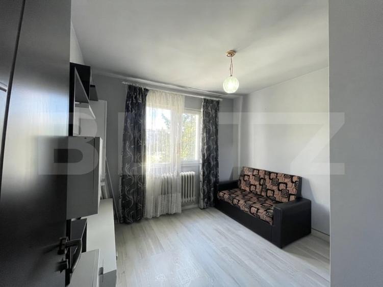 Apartament cu 3 camere semidecomandat, mobilat în Mănăștur