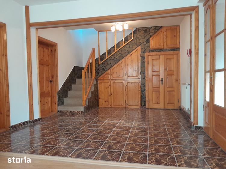 Casă cu 6 camere cu Teren 425 Mp în Micro 3
