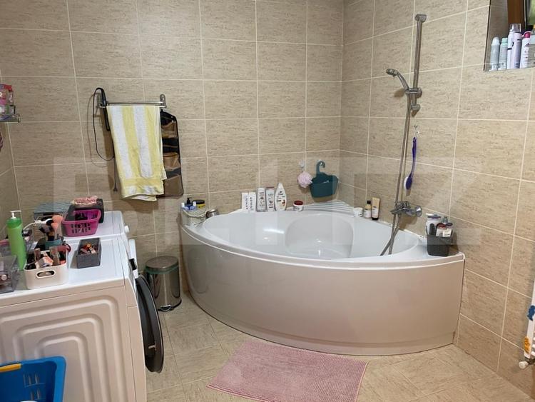 Duplex cu 6 camere cu Canalizare în Nord