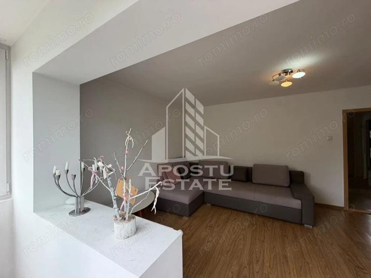 Apartament cu 3 camere decomandat în Lipovei