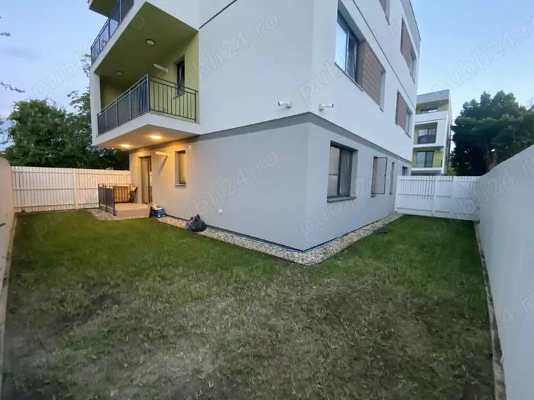 Apartament cu 3 camere semidecomandat în Aradului