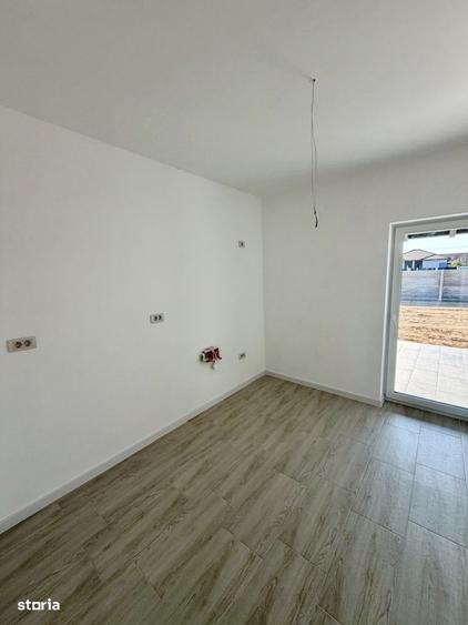 Casă cu 3 camere în Moșnița Veche