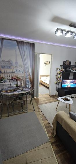 Apartament cu 2 camere semidecomandat în Central