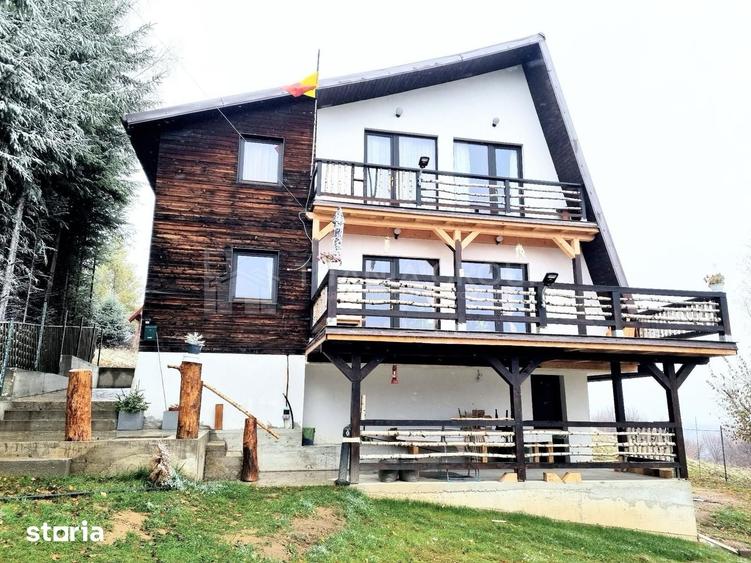 Casă cu 4 camere cu Teren 1480 Mp în Moieciu