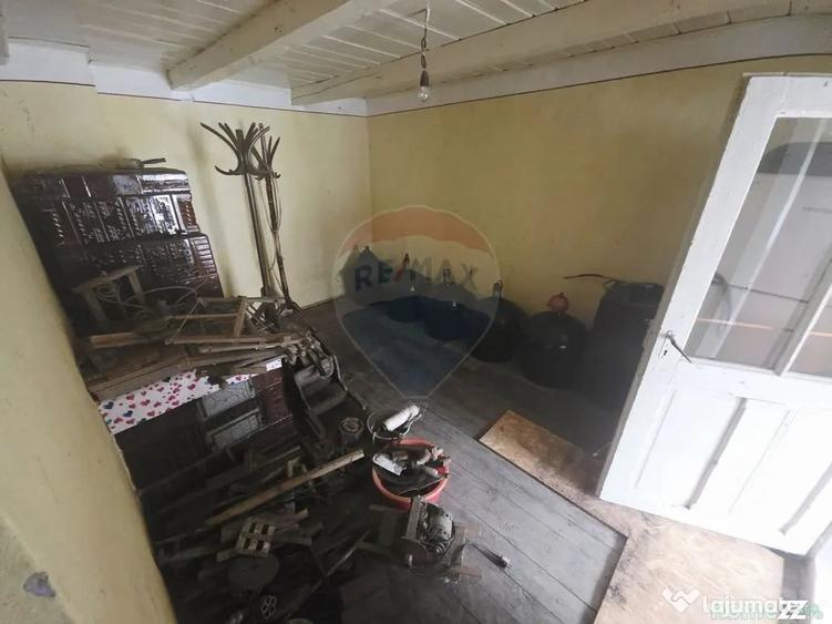 Casă cu 4 camere cu Teren 1677 Mp în Slobozia (Roznov)