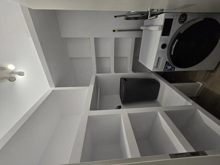 Apartament cu 3 camere decomandat în Exterior Vest