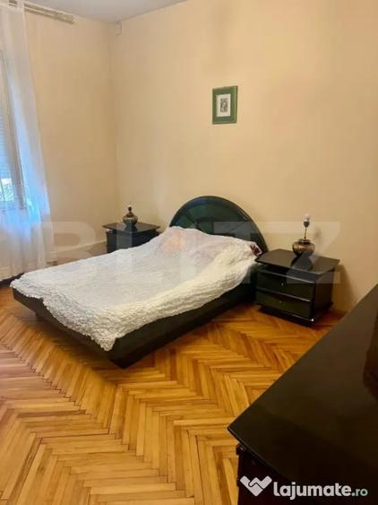 Apartament cu 3 camere decomandat în Central
