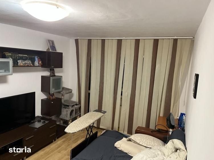 Apartament cu 3 camere decomandat în Rahova