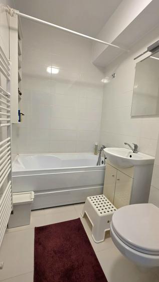 Apartament cu 3 camere semidecomandat în Grigorescu