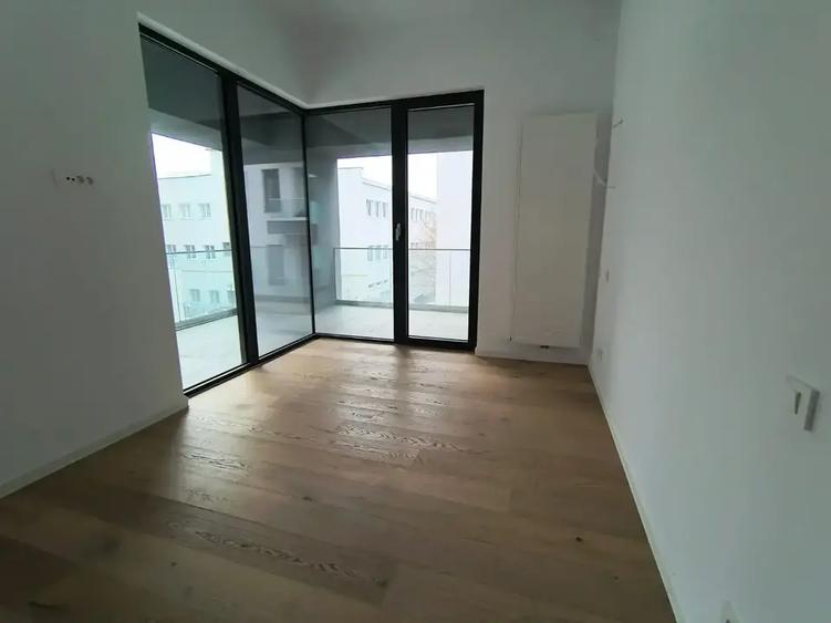 Apartament cu 3 camere decomandat în Aviației