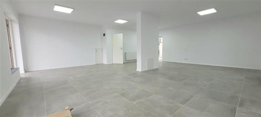 trei spatii comerciale cu vitrina,Selimbar, str. Triajului - 6