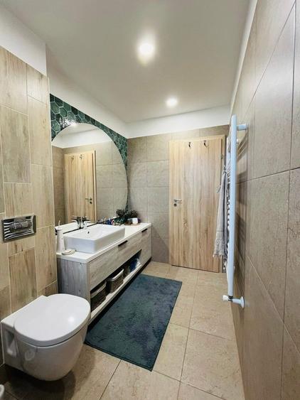 Apartament cu 3 camere decomandat în Sud