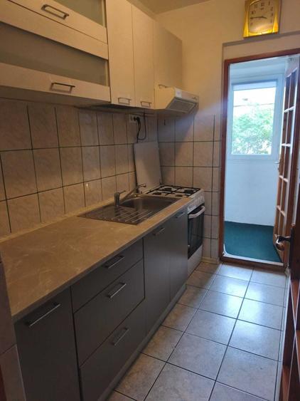 Garsonieră decomandată în Central