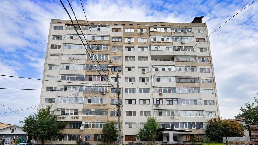 Apartament cu 2 camere decomandat în Micro 5