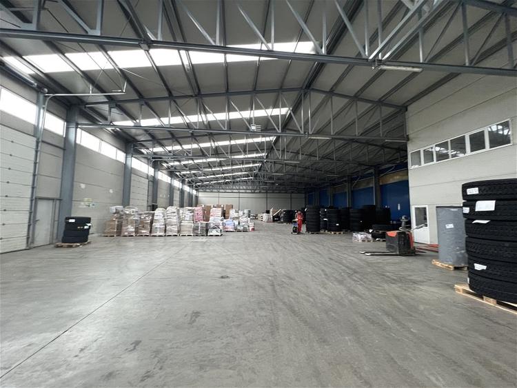 Spațiu industrial, de 810 mp, în Florești