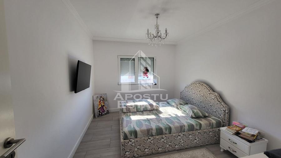 Duplex cu 4 camere cu Canalizare în Covaci