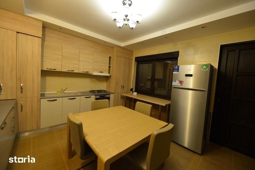 Casă cu 5 camere cu Teren 100 Mp în Băneasa