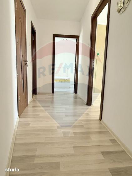 Apartament cu 3 camere, mobilat în Berceni