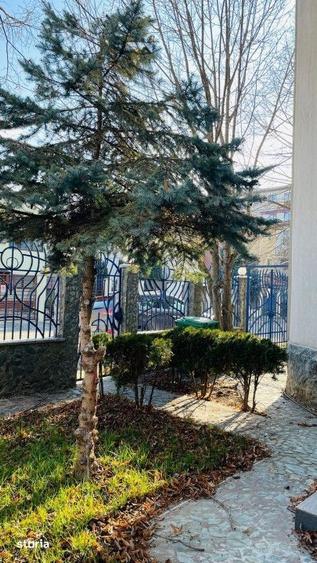 Casă cu 5 camere cu Canalizare în Central