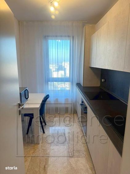 Apartament cu 3 camere semidecomandat, mobilat în Între Lacuri
