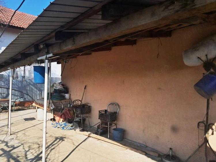 Casă cu 3 camere cu Teren 917 Mp în Polovragi