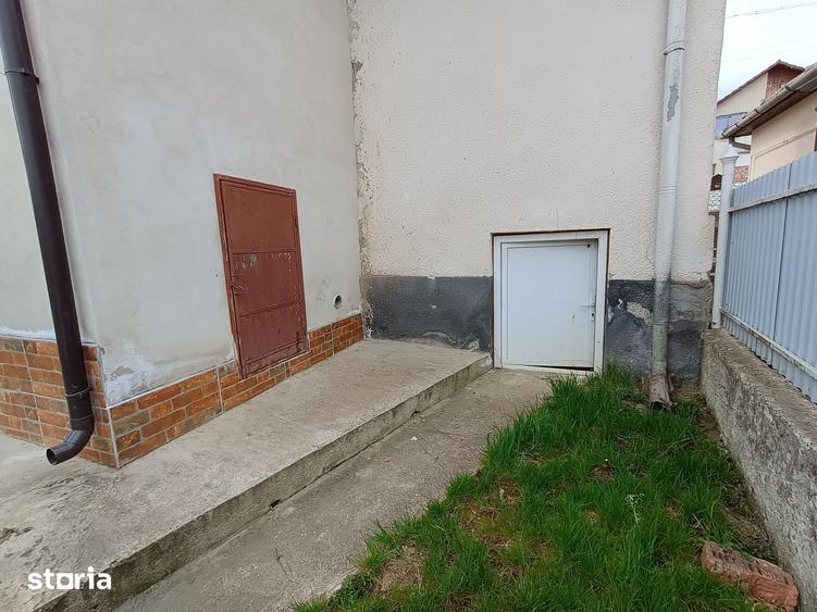 Casă cu 2 camere cu Teren 720 Mp în Central