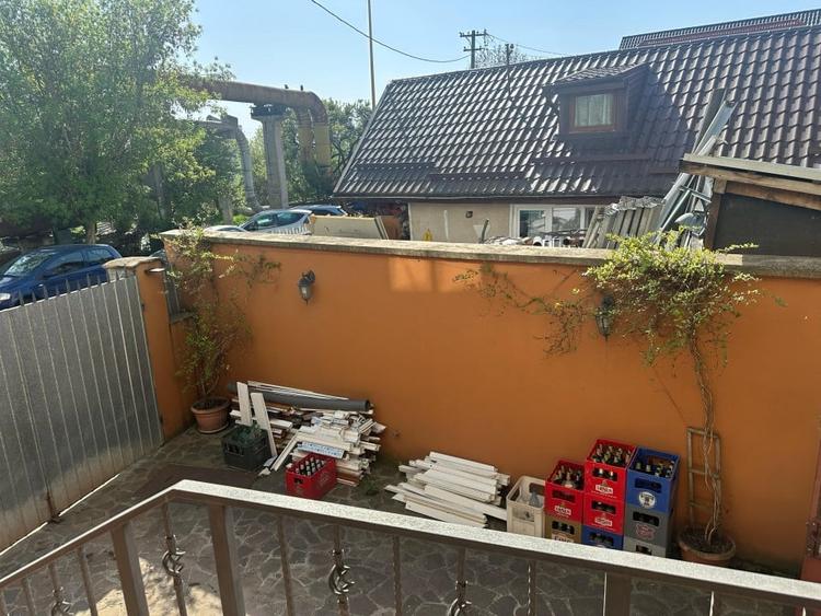 Casă cu 8 camere cu Teren 179 Mp în Craiter