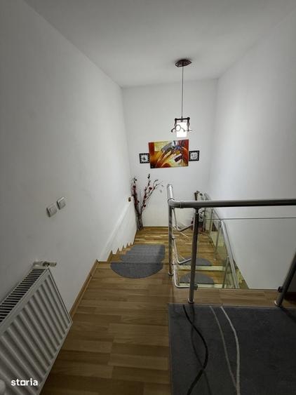 Casă cu 4 camere cu Teren 200 Mp în Central