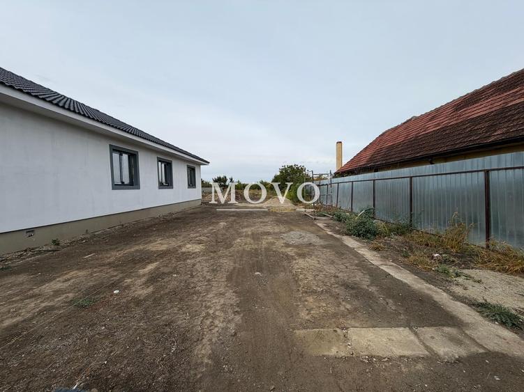 Casă individuală cu 4 camere cu Canalizare în Sânmihaiu Român