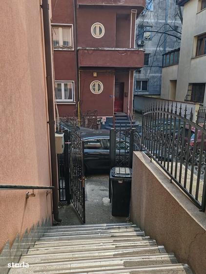 Apartament cu 3 camere în Cotroceni