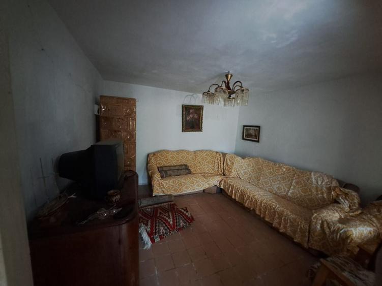 Casă individuală cu 3 camere cu Canalizare în Central