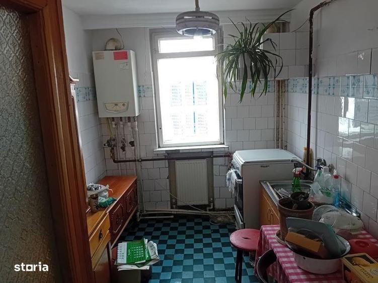 Apartament cu 2 camere decomandat în Precista