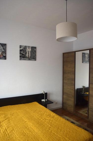 Apartament cu 2 camere decomandat în Est