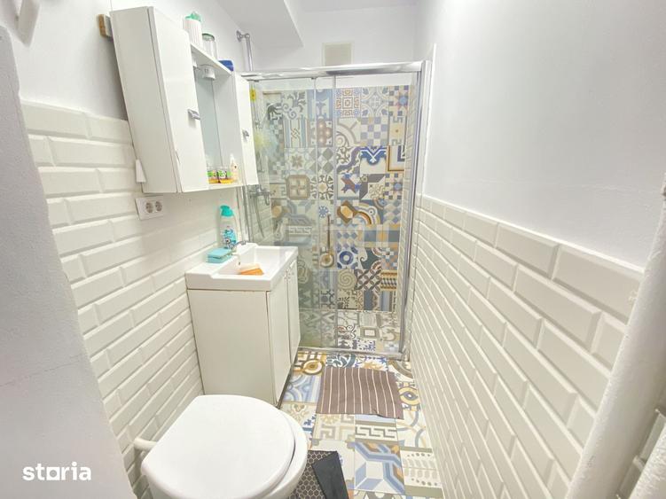 Apartament cu 3 camere semidecomandat în Rahova