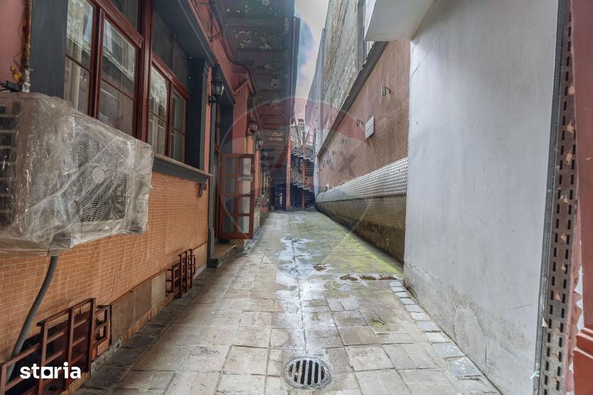 Apartament cu 4 camere în Centrul Istoric