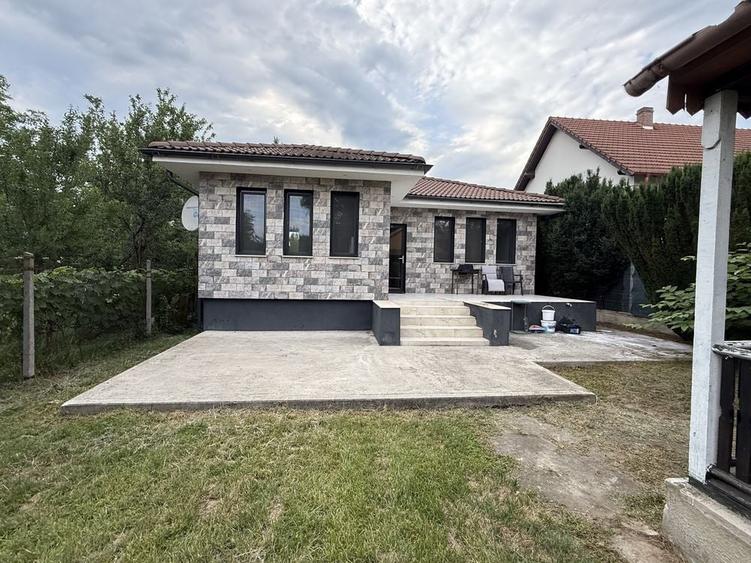 Casă cu 4 camere cu Teren 898 Mp în Firiza