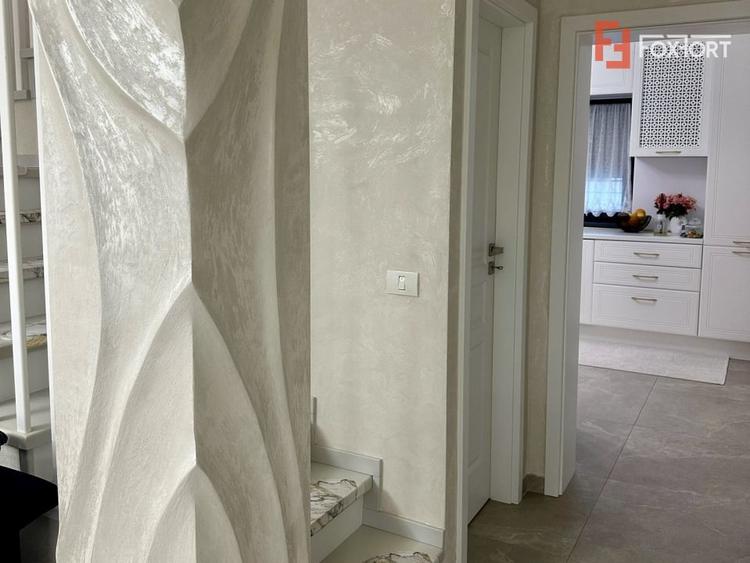 Duplex cu 5 camere cu Canalizare în Dumbrăvița