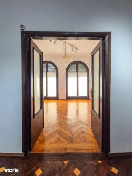 Apartament cu 4 camere decomandat în Romană