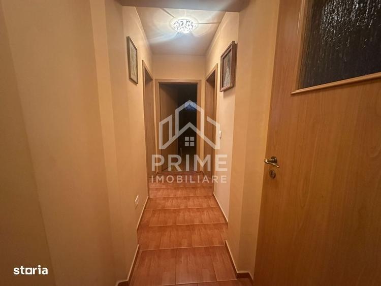 Apartament cu 3 camere în Cetate